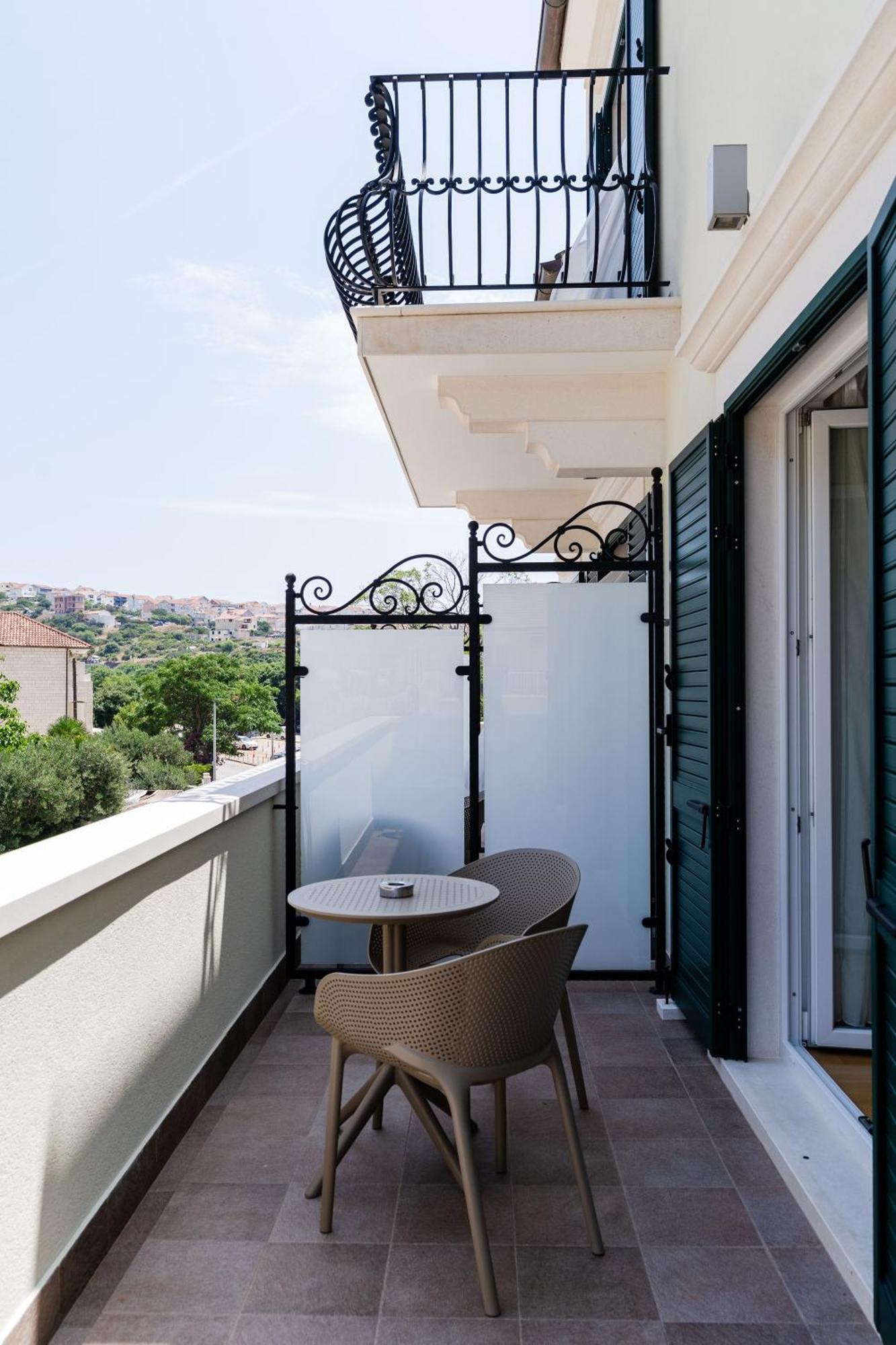 Kogo * Hvar Town